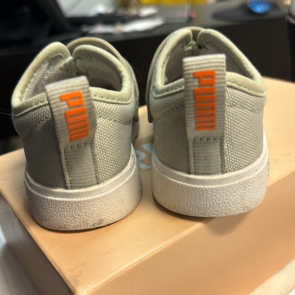 Puma toddler slip on sneaker - Picture 2 of 4